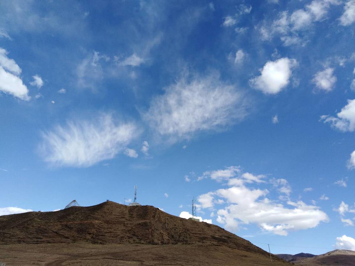 Zishuo Zihua Guest House Daocheng Bagian luar foto