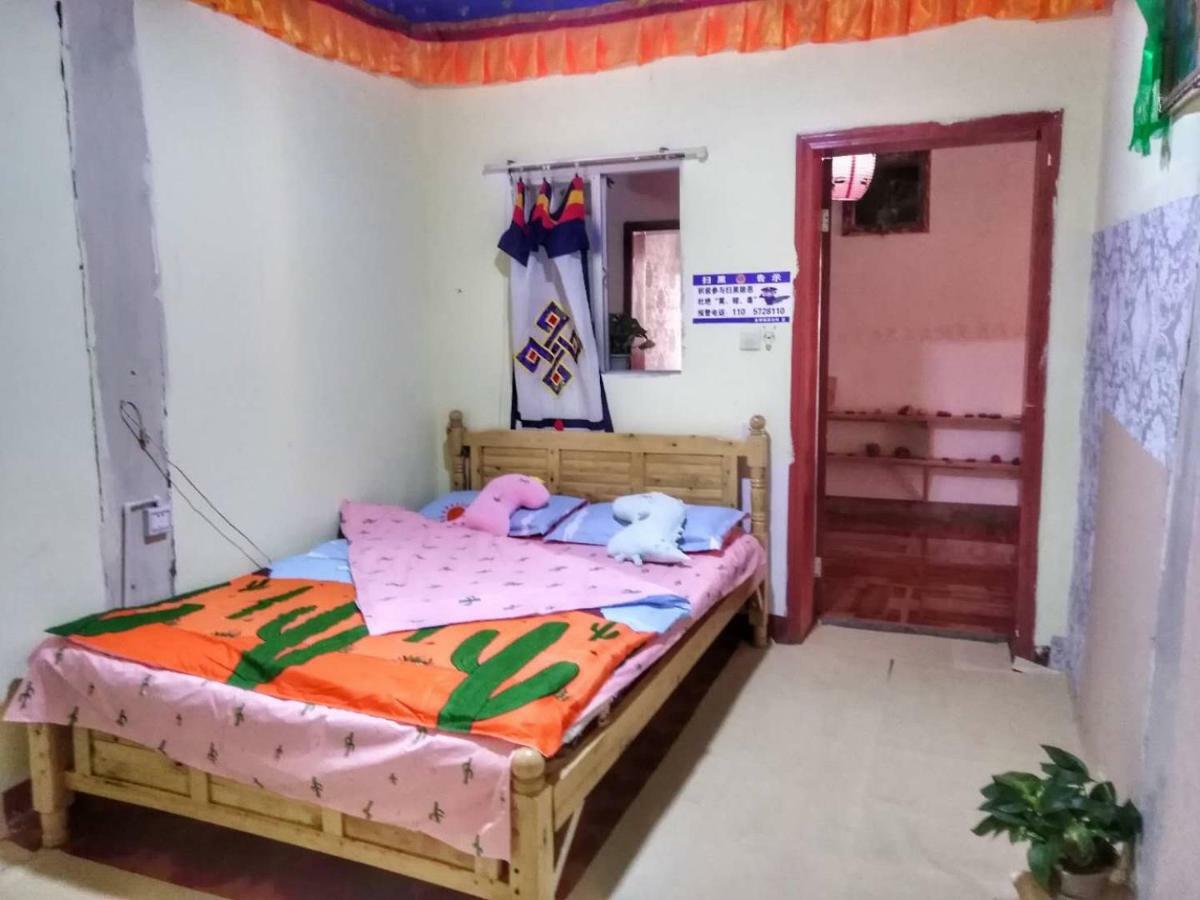 Zishuo Zihua Guest House Daocheng Bagian luar foto